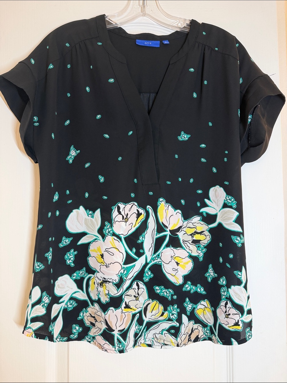 Apt. 9 Black Floral V-Neck Short Sleeve Tunic with Teal and Yellow Accents